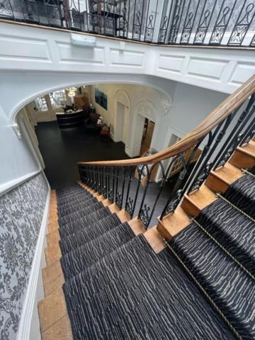 Antrobus Hotel Amesbury Extérieur photo
