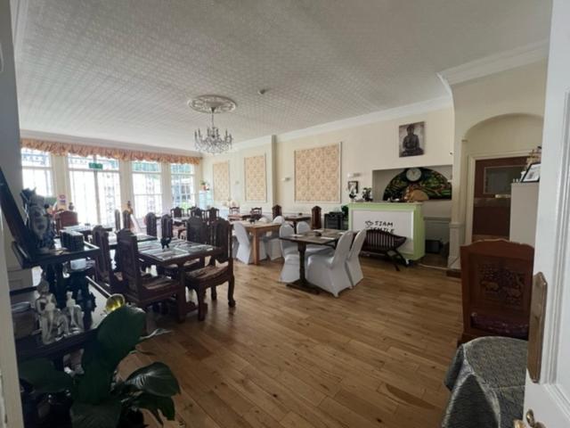 Antrobus Hotel Amesbury Extérieur photo
