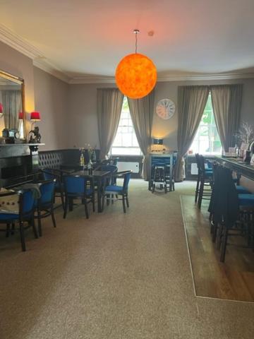 Antrobus Hotel Amesbury Extérieur photo